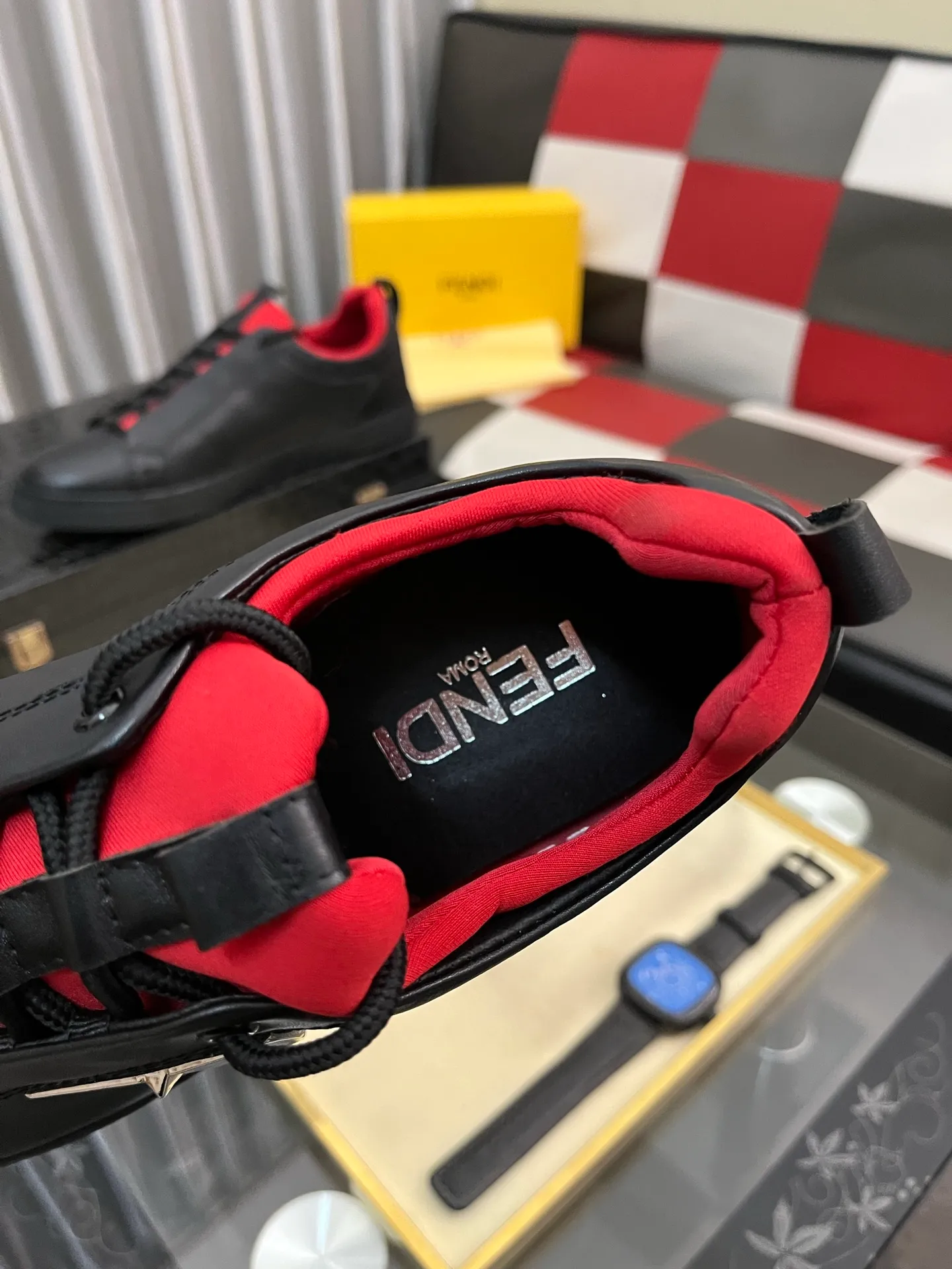 Men's Men's Shoes 💰: 420⌚️⌚️[Fendi] Fendi's latest high-top casual shoes for men! Available at counters simultaneously! A one-to-one replica of the original. The surface is made of imported high-tech waterproof mesh, the interior is made of first-layer water-dyed cowhide, and the original factory-supplied rubber outsole is used. Leading new fashion concepts. Matching code: 38-442️⃣Colors available